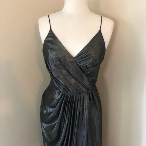 ❤️ Vera Wang Metallic Silver Gown - Picture 7 of 9